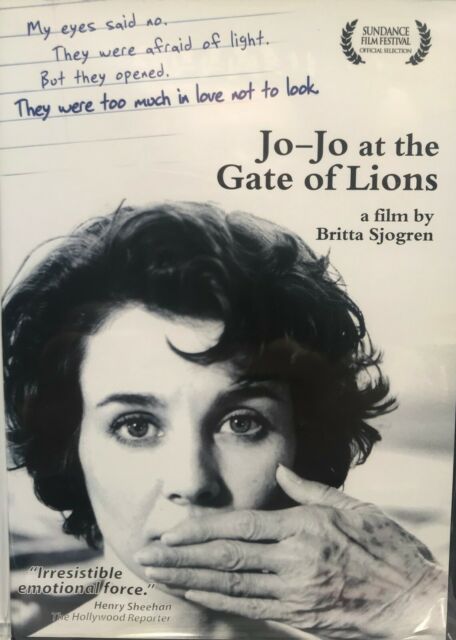 Jo Jo ay the gate of lions