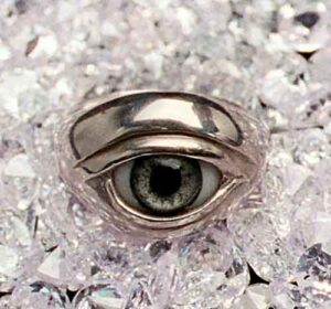 reflections in a dead diamond